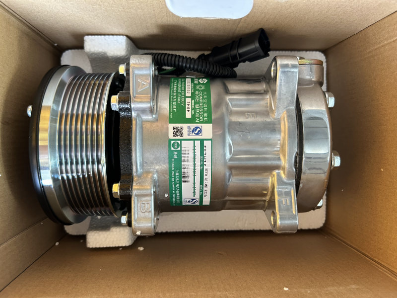 200V77970-7028 SITRAK SE7H15 A/C Compressor for SINOTRUK MC07