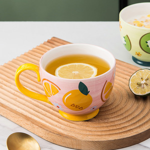 Vente en gros de tasses à café en céramique amusantes avec des dessins de fruits pour les fêtes, utilisation à domicile ou au bureau, couleur et logo personnalisables, jetables - Product Image 1