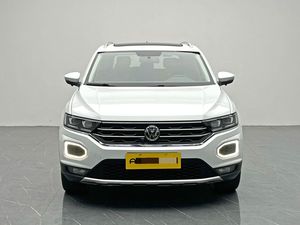 Offerta Speciale: Auto Usata <span class=keywords><strong>Volkswagen</strong></span> <span class=keywords><strong>T</strong></span>-<span class=keywords><strong>Roc</strong></span> 2020 1.4T 280TSI Benzina, 5 Porte, 5 Posti, SUV di Medie Dimensioni con Tetto Apribile e Alte Prestazioni - Product Image 2