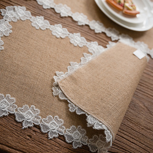 Drapeau de table tissé de style américain moderne Décoration de fête en jute naturelle Rime brodée en dentelle pour salle à manger Serviette de couverture de couloir - Product Image 4
