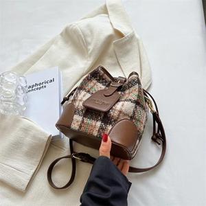 Bolsos cruzados de Moda de Nueva moda al por mayor, bolsos de mano informales para mujer, bolsos de cubo con patrón de tela escocesa - Product Image 5