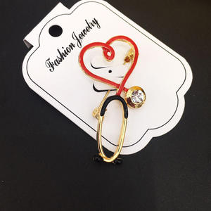 新しい創造的なかわいい医療テーマブローチピン絶妙なエナメル金属ブローチナースドクター聴診器救急車形状ラペルバッジ - Product Image 5