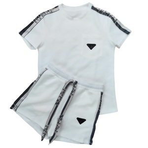 <span class=keywords><strong>Abbigliamento</strong></span> da <span class=keywords><strong>donna</strong></span> di marca di lusso completi estivi Set di Shorts a manica corta con stampa firmata Set di Shorts Casual in rilievo - Product Image 4