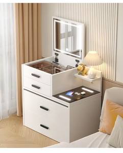 Coiffeuse moderne compacte blanche <span class=keywords><strong>avec</strong></span> miroir éclairé, tabouret <span class=keywords><strong>à</strong></span> <span class=keywords><strong>rabat</strong></span> rembourré, petite <span class=keywords><strong>table</strong></span> de chevet en bois pour chambre <span class=keywords><strong>à</strong></span> coucher - Product Image 3