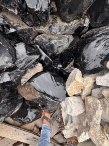 หินออบซิเดียนสีดำหยาบพร้อมรูปทรงผสมจากธรรมชาติ - Product Image 4