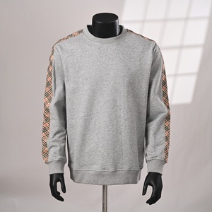 Suéter gris vintage deportivo extragrande de la marca Burberry, de alta calidad, a la moda, 100% algodón, con mangas a cuadros, para hombre. - Product Image 1