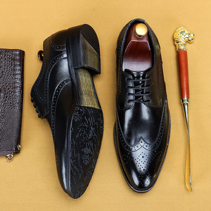 Formal large-size wedding <b>shoes</b>, men's engraved brocade leather men's business <b>shoes</b> - Product Image 1