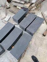 Granit noir de Chine, bord biseauté, coupe sur mesure pour comptoirs et nez de marche d'escalier