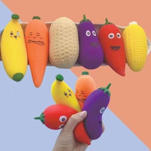 Juguetes Blandos Antiestrés con Formas Realistas de Berenjena, Chiles y Zanahorias, Venta al por Mayor de Fábrica - Product Image 1