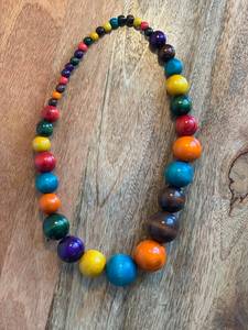Collana con Grandi Perle Pan Afrikan RBG, Autentica Collana Africana con Grandi Perle in Legno Multicolore - Product Image 3