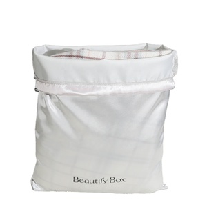 Sac à cordon en satin blanc de luxe pour sous-vêtements et foulards, pochette à cordon personnalisable avec logo, sac d'emballage en satin à cordon - Product Image 3