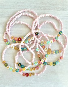 Pulseras de Cuentas Acrílicas Coloridas al por Mayor, Pulseras Personalizadas con Letras de <span class=keywords><strong>Taylor</strong></span> <span class=keywords><strong>Swift</strong></span> para Conciertos, Pulseras de Amistad para Mujeres y Hombres - Product Image 1