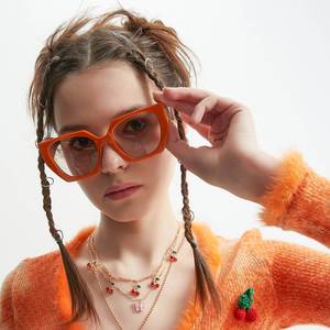 Nuevas Gafas de Sol Cuadradas con Logotipo Personalizado, Diseño de Contraste de Color, Estilo Ojo de Gato, Tamaño Grande para Mujer - Product Image 3