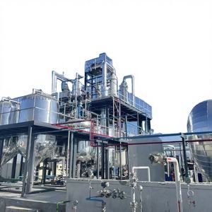 原油精製所は原油を高品質のディーゼルまたは原油蒸留装置に加工します。 - Product Image 1