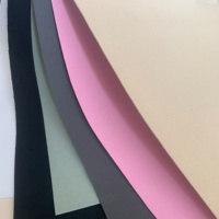 Rouleaux de cuir vegan écologique et durable en PVC pour sacs à main, sacs, canapés et matériaux de mobilier - Imperméables et recyclés