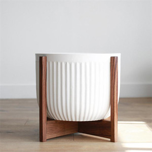Nouveau <span class=keywords><strong>design</strong></span> <span class=keywords><strong>blanc</strong></span> mat balcon extérieur jardinière en céramique/maison décoration de jardin pots de plantes avec support en bambou - Product Image 3