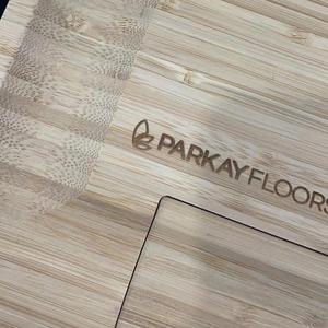 Ensemble de planches à découper en bambou personnalisées avec logo, pour fromages et charcuteries, 33x33x4.5cm, écologiques, durables, promotionnelles - Product Image 2