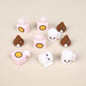 Perles en vrac en silicone PVC 3D en forme <span class=keywords><strong>de</strong></span> dessin animé, qualité alimentaire, amusantes, en gros, pour la fabrication <span class=keywords><strong>de</strong></span> stylos, bijoux et sangles <span class=keywords><strong>de</strong></span> téléphone - Product Image 5