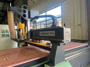 Centre d'usinage CNC robuste One Drag Two, équipement intelligent pour le travail du bois, machine de production de meubles sur mesure - Product Image 5