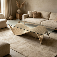 Table basse en verre avec design paramétrique unique et base en bois pour projets d'intérieur résidentiels et commerciaux