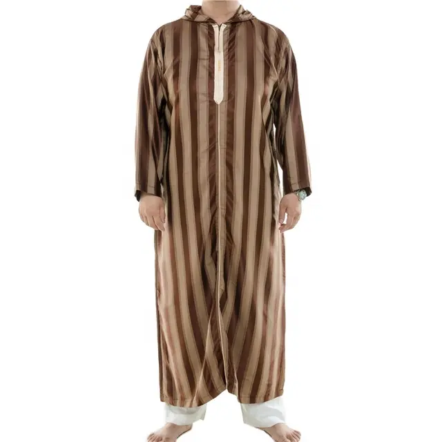 Fabrik Islamische Kleidung Islamische Robe Boubou Jubbah Muslimische Männer Abaya Thobe / Thawb Winterkleid ung mit Hut