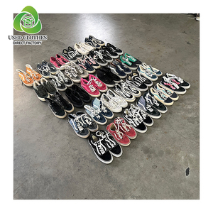 Chaussures de sport d'occasion originales de marque en gros Balles de basket-ball d'Europe Football Badminton Hommes Stock - Product Image 2