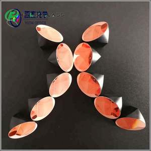 Prisma Óptico Cúbico de Esquina FELIX 25.4 BK7 con Revestimiento Reflectante de Cobre y Capa Negra - Product Image 1