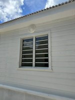 Protections, volets, écrans en aluminium à lamelles, capot de fenêtre Bahama, panneaux métalliques anti-tempête, volets résistants aux ouragans, volets des Bahamas