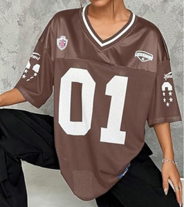 Op maat gemaakte oversized jersey shirts voor dames, V-hals T-shirt met gestreepte nummerprint, casual Y2K streetwear top - Product Image 3