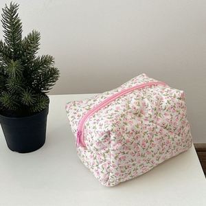Bolsa de Maquillaje Floral Acolchada de Gran Capacidad, Bolsa de Cosméticos Plegable de Tela de Lino y Algodón para Mujer - Product Image 5