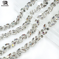 Vente en gros de coupe en rouleau de cristal avec base en or et en argent, chaîne en strass Pointback pour accessoires vestimentaires, caractéristique extensible