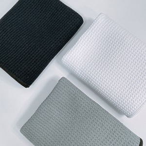 Serviette de sport en microfibre gaufrée 40x90cm, séchage rapide, pour golf et fitness, blanc et noir - Product Image 3