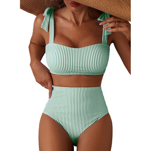 Conjunto de 2 piezas para mujer: Top de bikini con tiras cruzadas y estampado aleatorio a rayas para verano/primavera y braguita de baño con diseño de empalme. - Product Image 1