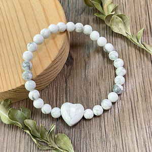 Joyería Bohemia de autoconciencia hecha a mano, cuentas de corazón elásticas, pulsera de alivio de tensión calmante de howlita Natural para hombres y mujeres - Product Image 6