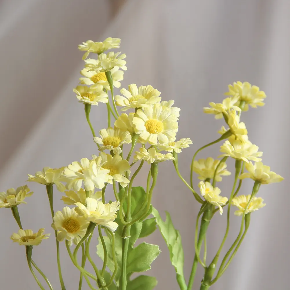 Großhandel hochwertige gefälschte Gänseblümchen Blumen künstliche Blumen für die Heim dekoration Hochzeits dekoration