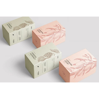 Boîtes en carton ondulé haut de gamme pour cosmétiques, avec revêtement UV, lamination mate, doublure en éponge, gaufrage, logo personnalisé et fermeture magnétique.
