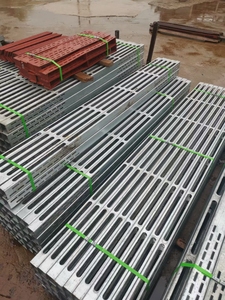 Cales de coffrage en acier réglables pour poutres et colonnes carrées en béton – Serre-coffrage rapide pour coulage de béton en construction réelle - Product Image 5