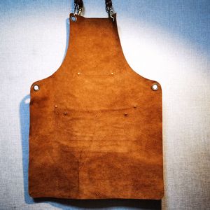 Nuevo delantal de cuero genuino de alta calidad con tirantes cruzados en la espalda, grueso y duradero, para barista, barbero, <span class=keywords><strong>camarero</strong></span> y barbacoa. - Product Image 3