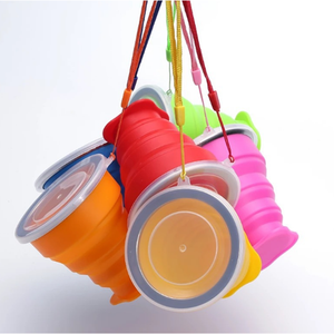 Gobelets pliables de voyage avec logo personnalisé, 7 oz, en plastique en vrac avec couvercle sans BPA, gobelet à eau pliable en silicone pour le sport, le camping et les activités de plein air - Product Image 1