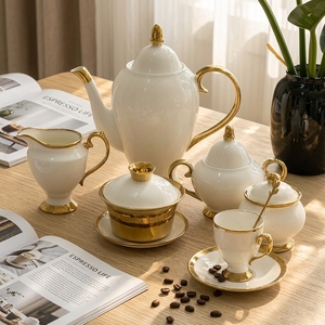 Service à thé en porcelaine fine <span class=keywords><strong>La</strong></span> <span class=keywords><strong>Belle</strong></span> <span class=keywords><strong>et</strong></span> <span class=keywords><strong>la</strong></span> Bête avec bordure dorée personnalisée, ensemble vintage pour le thé de l'après-midi, tasse <span class=keywords><strong>et</strong></span> soucoupe, coffret cadeau, décoration pour <span class=keywords><strong>la</strong></span> maison - Product Image 3