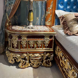 Juego de Cama Clásico de Lujo en Caoba con Hojas de Oro, Cama de Madera Tallada de Estilo Barroco Francés con Espejo y Mesita de Noche para Palacio o Mansión - Product Image 3