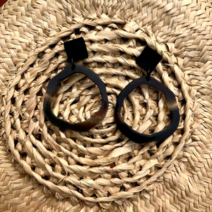 Elegantes Pendientes de Cuerno de Búfalo, Ecológicos, Hechos a Mano, Forma Natural Moderna, Ligeros, Artesanales, Joyería para Boda - Product Image 1