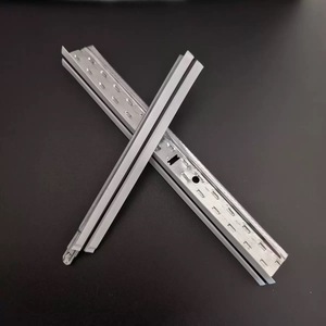 Placas de Techo de Rejilla de Estilo Moderno, Sistema de Rejilla Suspendida, Acero Galvanizado, Perfil Principal, Perfil Transversal, Perfil de Esquina, Construcción Ignífuga y Resistente a la Corrosión - Product Image 1
