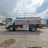 Camion-citerne à carburant personnalisé avec pompe à huile et distributeur de carburant, camion-citerne mobile de ravitaillement pour l'exploitation minière et les zones isolées