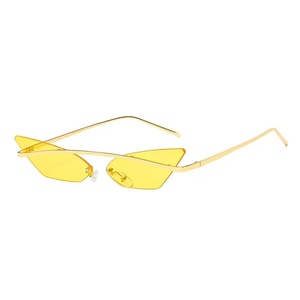 Occhiali da Sole Triangolari alla Moda 2026 per Donne e Uomini, Occhiali da Sole Senza Montatura Stile Occhio di Gatto, Lenti a Specchio con Gradiente - Product Image 5