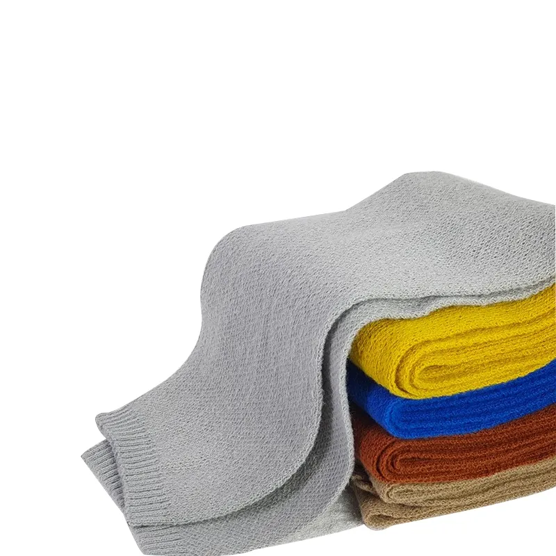 Nouvelle conception en option multicolore polyester tricoté dame écharpes solide épais enveloppement longue écharpe d'hiver