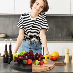 Tabla de cortar de madera funcional con asas y material ecológico para verduras, carne y queso para cualquier cocina - Product Image 4