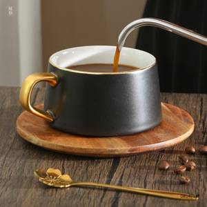 Ensemble de tasses à café noires de style nordique avec bordure dorée et soucoupe en bois pour le thé de l'après-midi DB1450 - Product Image 3