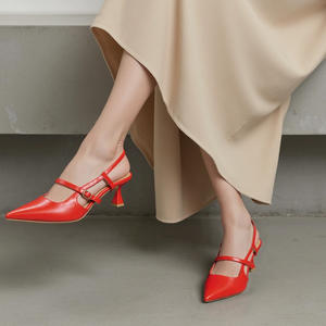 Décolleté <span class=keywords><strong>con</strong></span> tacco a spillo in raso rosso per donna <span class=keywords><strong>tacchi</strong></span> a punta <span class=keywords><strong>con</strong></span> tracolla a croce scarpe eleganti per feste nuziali estive - Product Image 2
