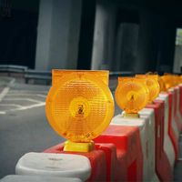 Feux de signalisation de chantier routier, lampes solaires à LED, feux de barricade, cônes de sécurité routière, feux d'avertissement